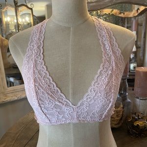 🍑 Victoria’s Secret Bralette Peachy Pink Lace